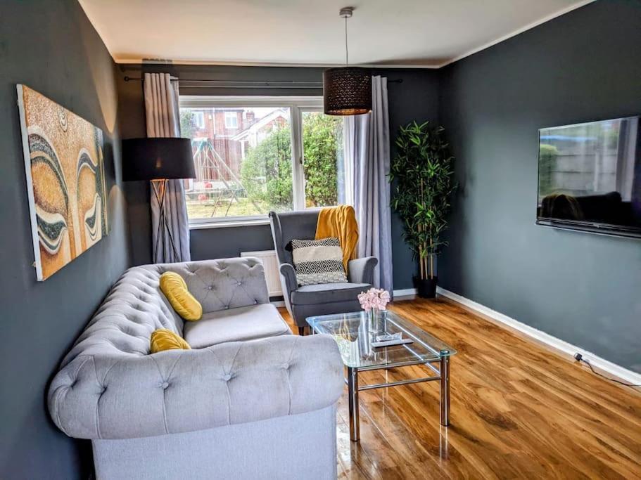 Hidden Gem !Stunning 3 Bedroom Home In Sheffield Handsworth Экстерьер фото